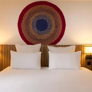 *** Otel Korner Louvre Fransa